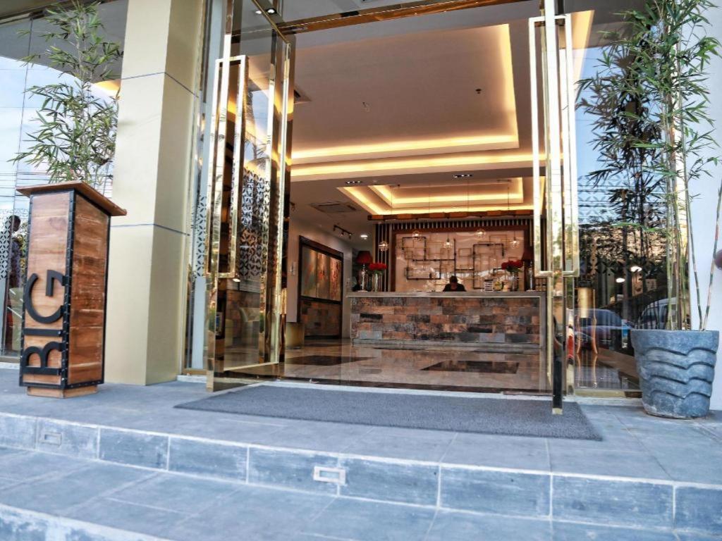 Big Hotel Suites Mandaue Exterior foto