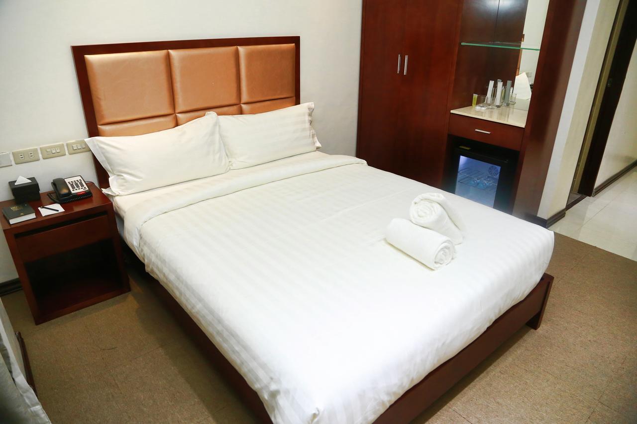 Big Hotel Suites Mandaue Exterior foto